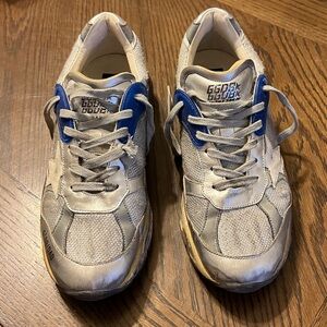 Women's Dad-Star silver Golden Goose Sneakers
Size 40
Too big.Worn a few times.